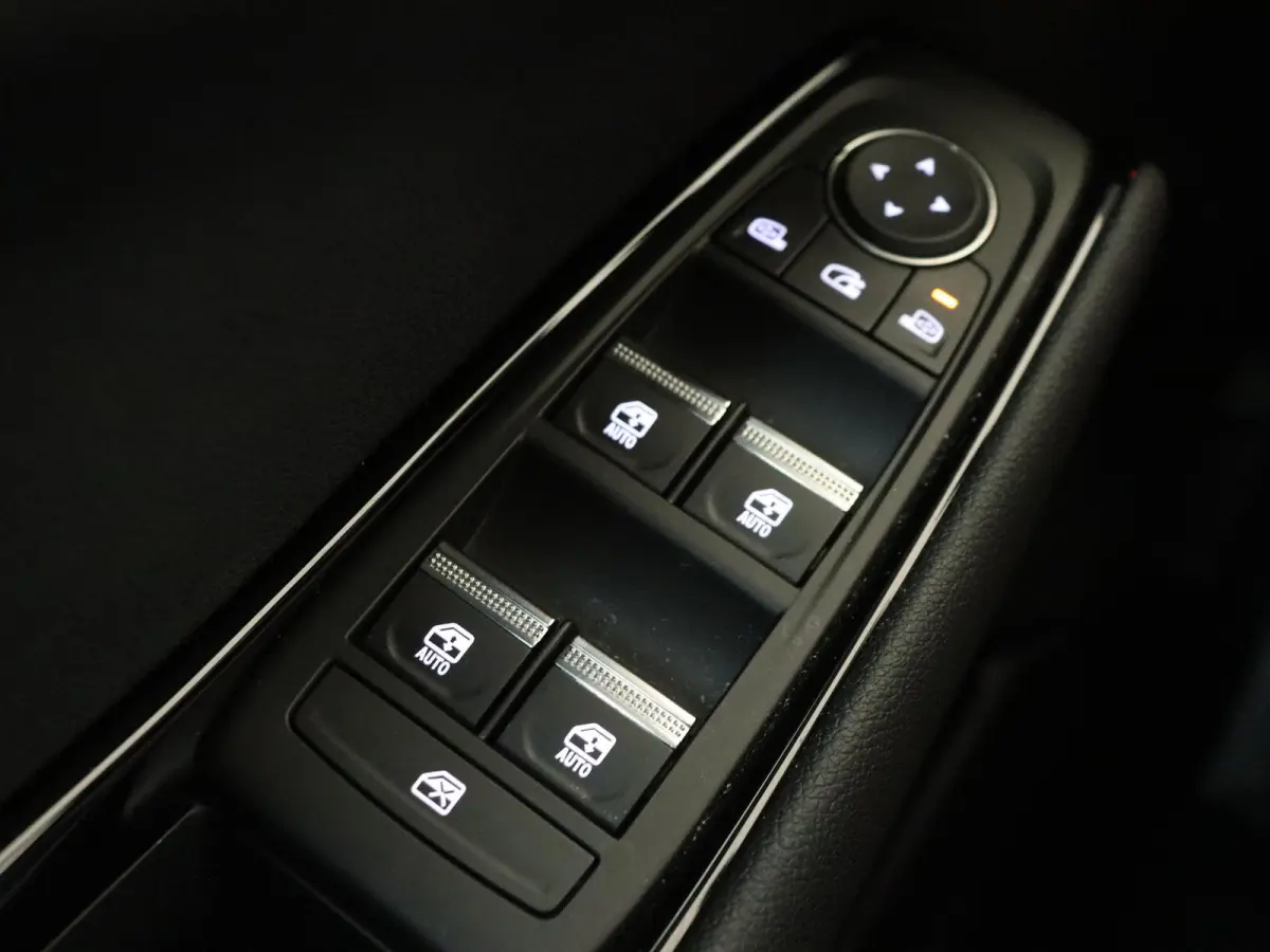1.2 E-Tech full hybrid 200 techno | Pack around view camera | Pack Safety | Apple Carplay/Android  | cruise control adaptief | electronic climate control | lederen/stof bekleding | LED kopla