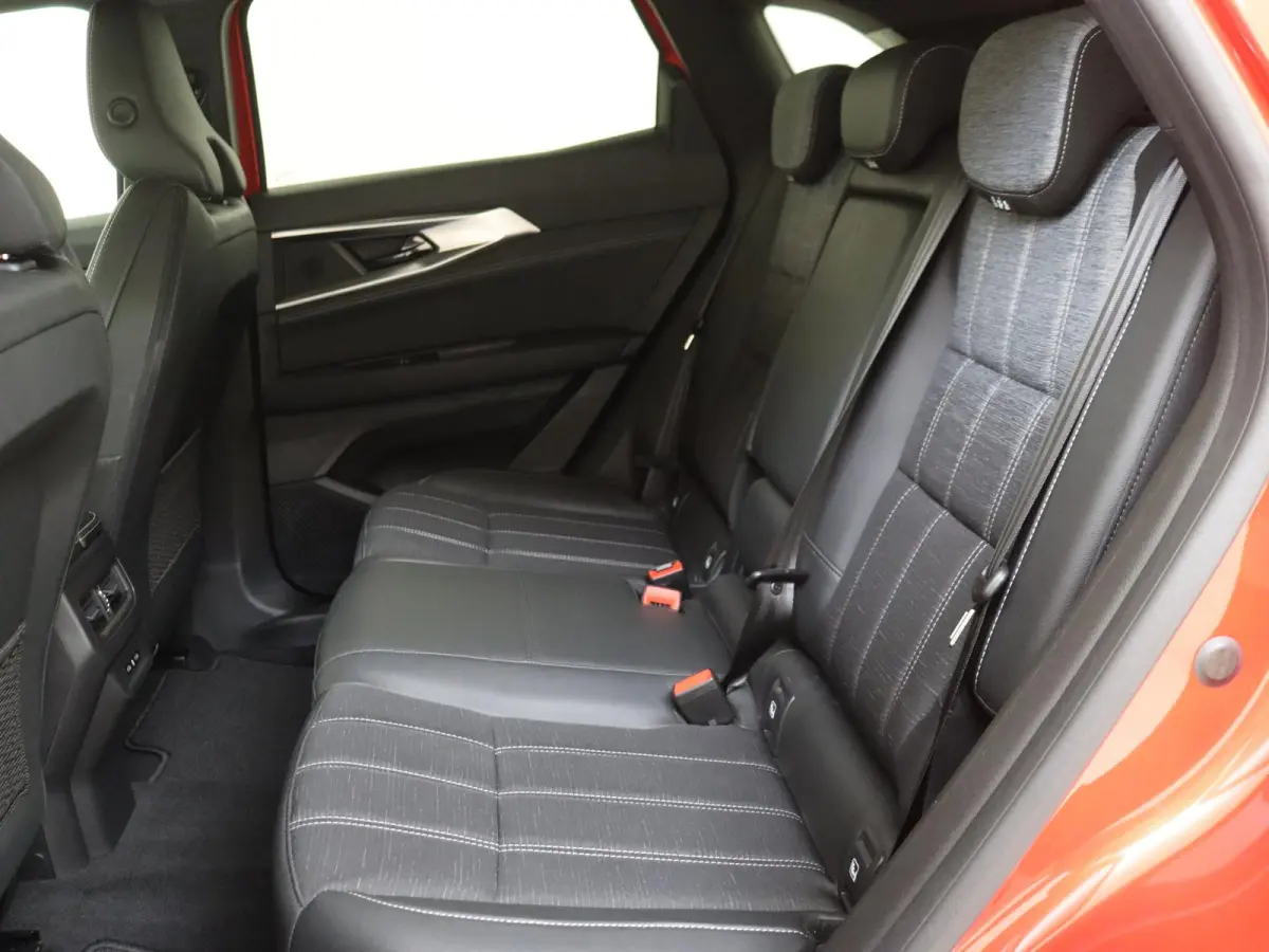 1.2 E-Tech full hybrid 200 techno | Pack around view camera | Pack Safety | Apple Carplay/Android  | cruise control adaptief | electronic climate control | lederen/stof bekleding | LED kopla