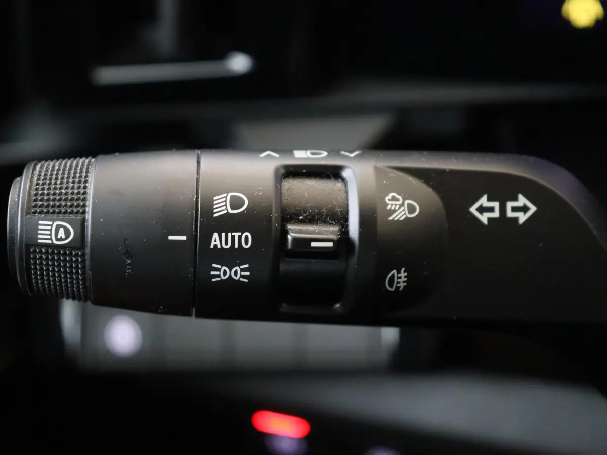 1.2 E-Tech full hybrid 200 techno | Pack around view camera | Pack Safety | Apple Carplay/Android  | cruise control adaptief | electronic climate control | lederen/stof bekleding | LED kopla