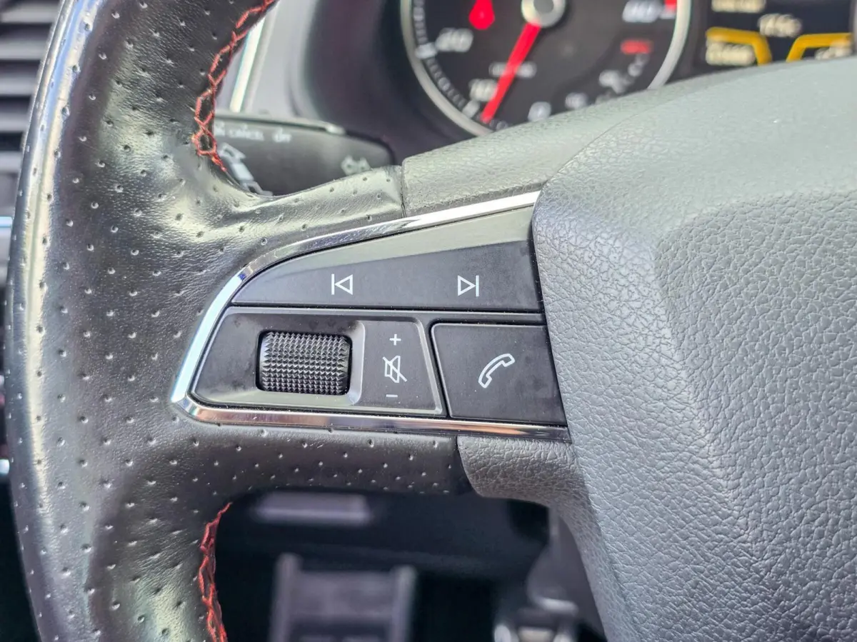 1.4 FR|CARPLAY|CRUISE|SEAT SOUND|STOELVERWARMING