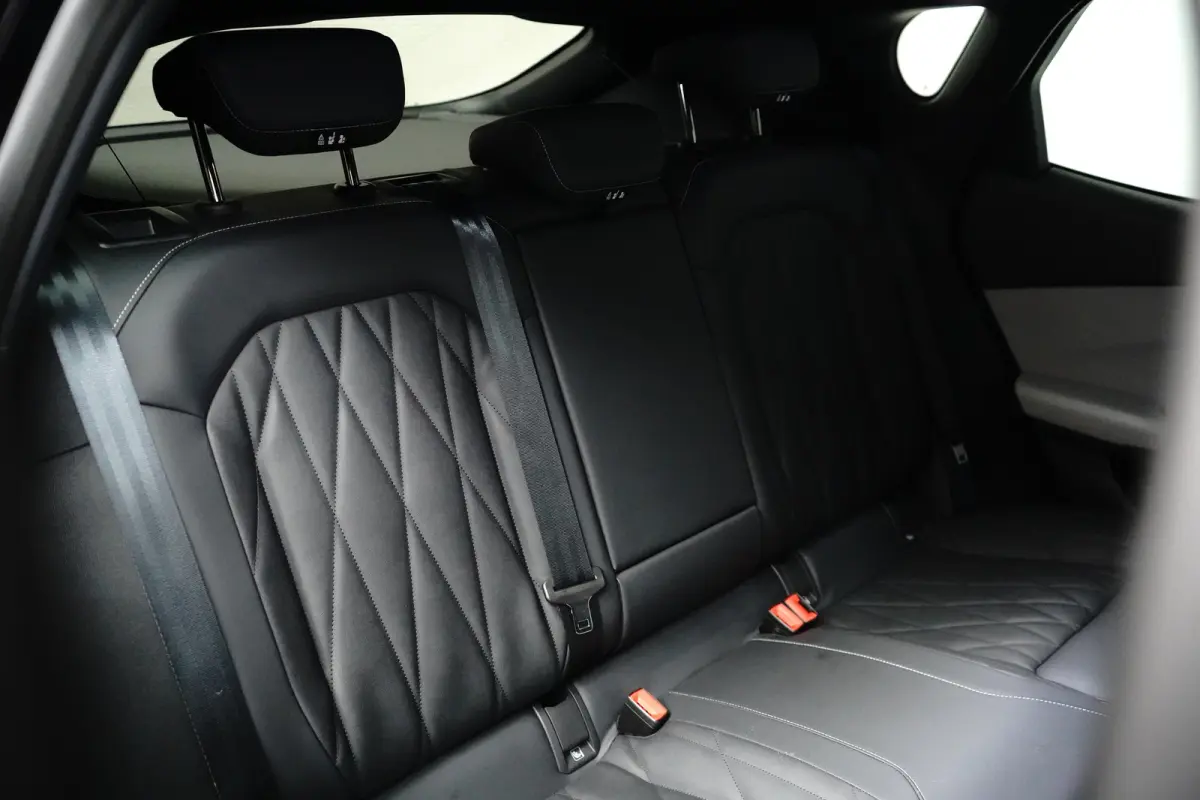 Premium Extended Range 340pk AWD 79KWh | AGR-Stoelen | Head-Up | Warmtepomp | Matrix-Led | 4 Jaar Ford protect