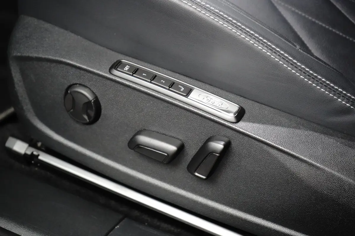 Premium Extended Range 340pk AWD 79KWh | AGR-Stoelen | Head-Up | Warmtepomp | Matrix-Led | 4 Jaar Ford protect