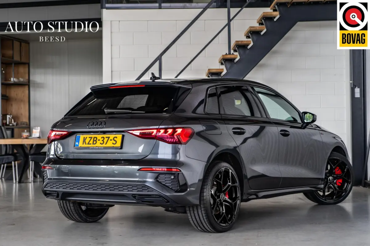45 TFSI e S-line | Leer met rode stiksels | Sfeer | Cam