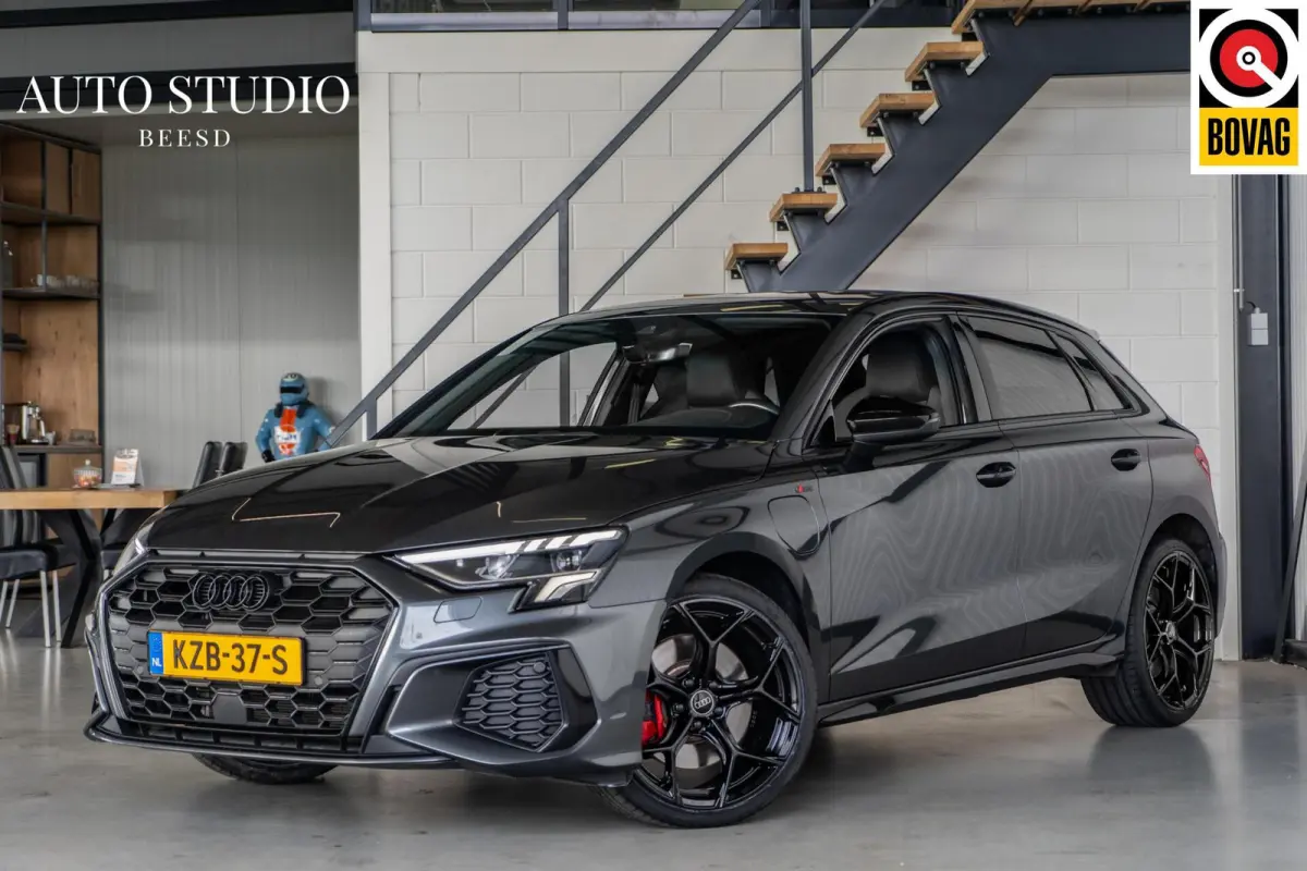 45 TFSI e S-line | Leer met rode stiksels | Sfeer | Cam
