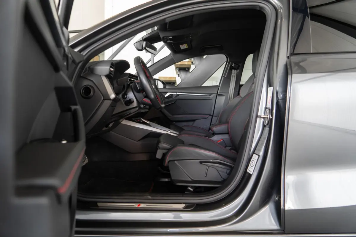 45 TFSI e S-line | Leer met rode stiksels | Sfeer | Cam