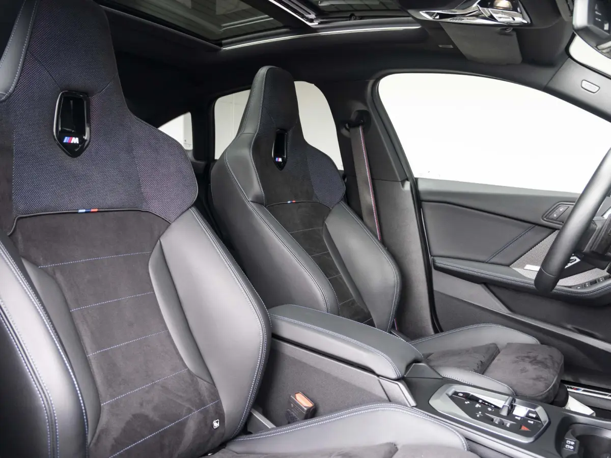 220 | M Sportpakket Pro | Comfort Access | Head Up Display | Harman Kardon | Driving Assistant Proffesional | Panoramadak | Stuurwielrand verwarmd | 19 inch
