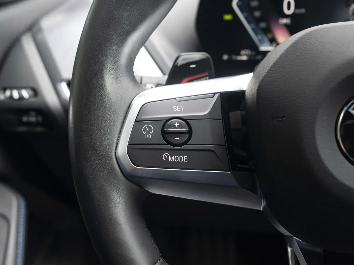 220 | M Sportpakket Pro | Comfort Access | Head Up Display | Harman Kardon | Driving Assistant Proffesional | Panoramadak | Stuurwielrand verwarmd | 19 inch