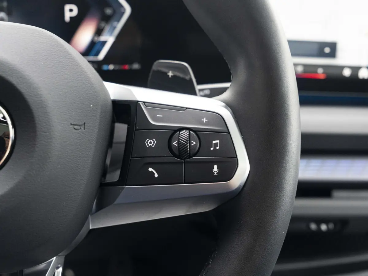 220 | M Sportpakket Pro | Comfort Access | Head Up Display | Harman Kardon | Driving Assistant Proffesional | Panoramadak | Stuurwielrand verwarmd | 19 inch