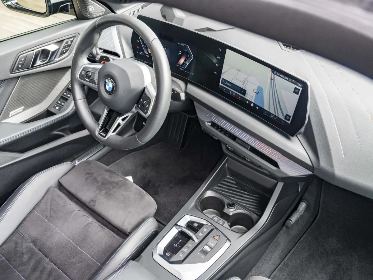 220 | M Sportpakket Pro | Comfort Access | Head Up Display | Harman Kardon | Driving Assistant Proffesional | Panoramadak | Stuurwielrand verwarmd | 19 inch