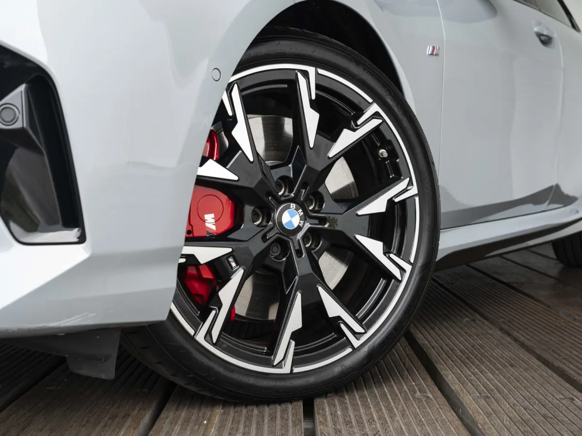 220 | M Sportpakket Pro | Comfort Access | Head Up Display | Harman Kardon | Driving Assistant Proffesional | Panoramadak | Stuurwielrand verwarmd | 19 inch