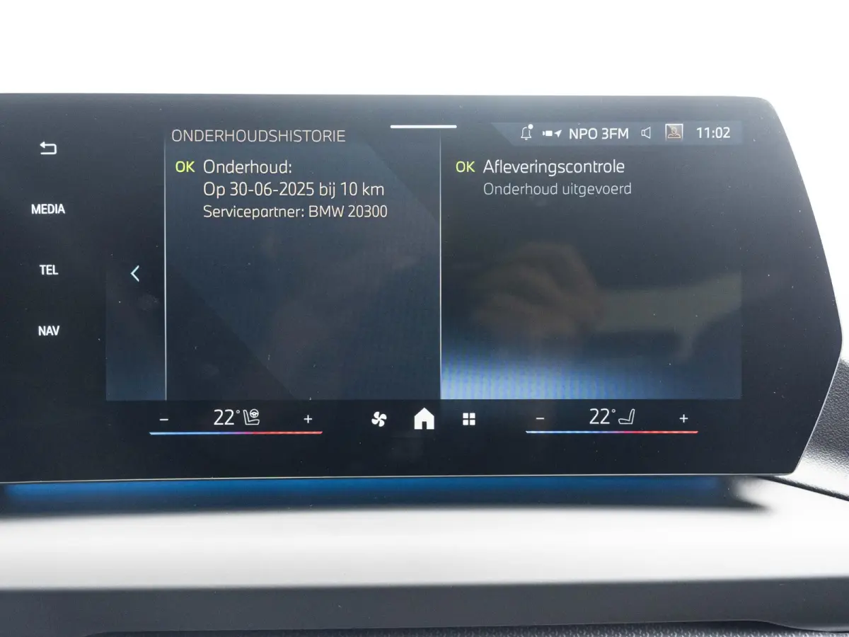 220 | M Sportpakket Pro | Comfort Access | Head Up Display | Harman Kardon | Driving Assistant Proffesional | Panoramadak | Stuurwielrand verwarmd | 19 inch