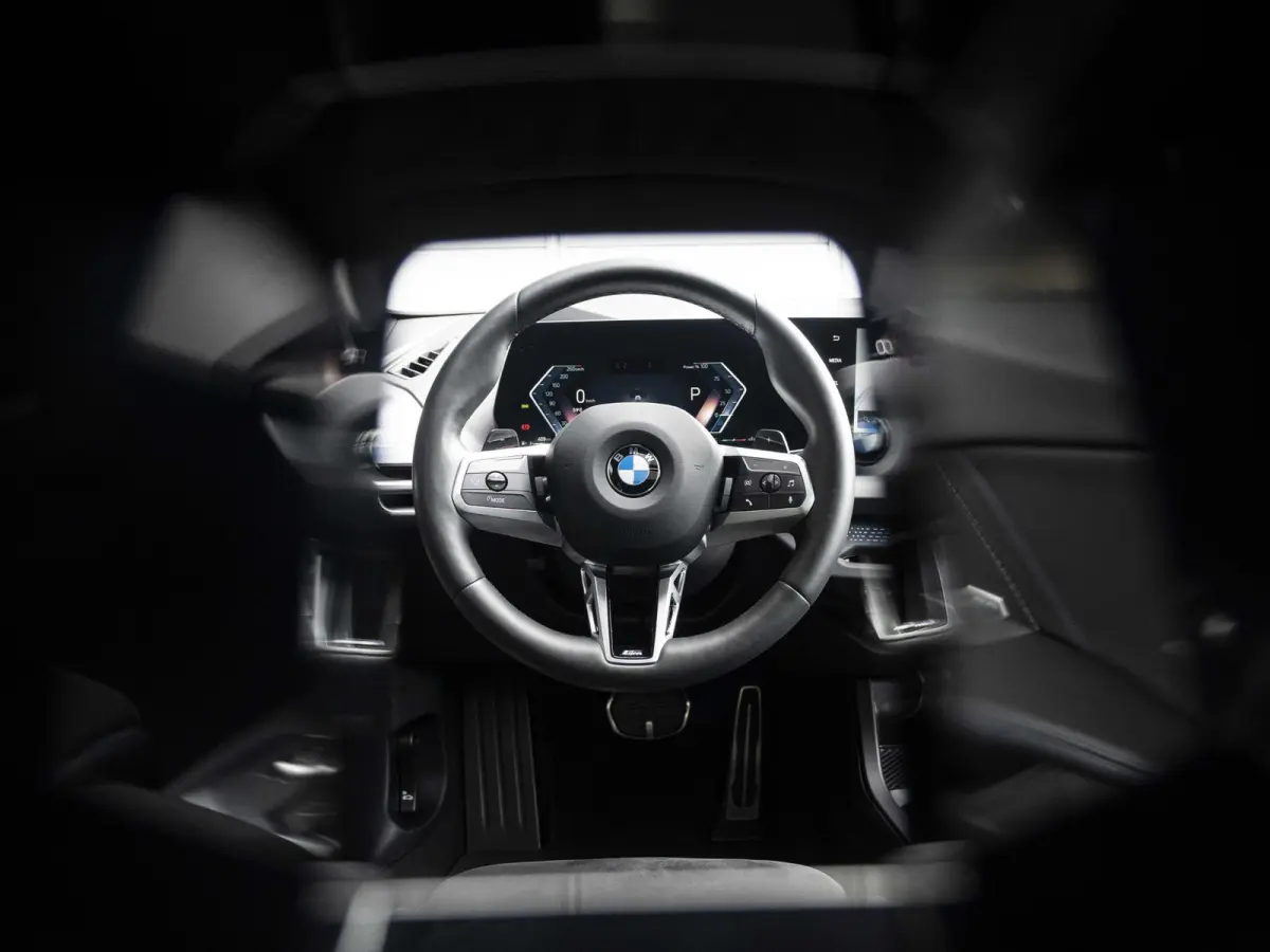 220 | M Sportpakket Pro | Comfort Access | Head Up Display | Harman Kardon | Driving Assistant Proffesional | Panoramadak | Stuurwielrand verwarmd | 19 inch