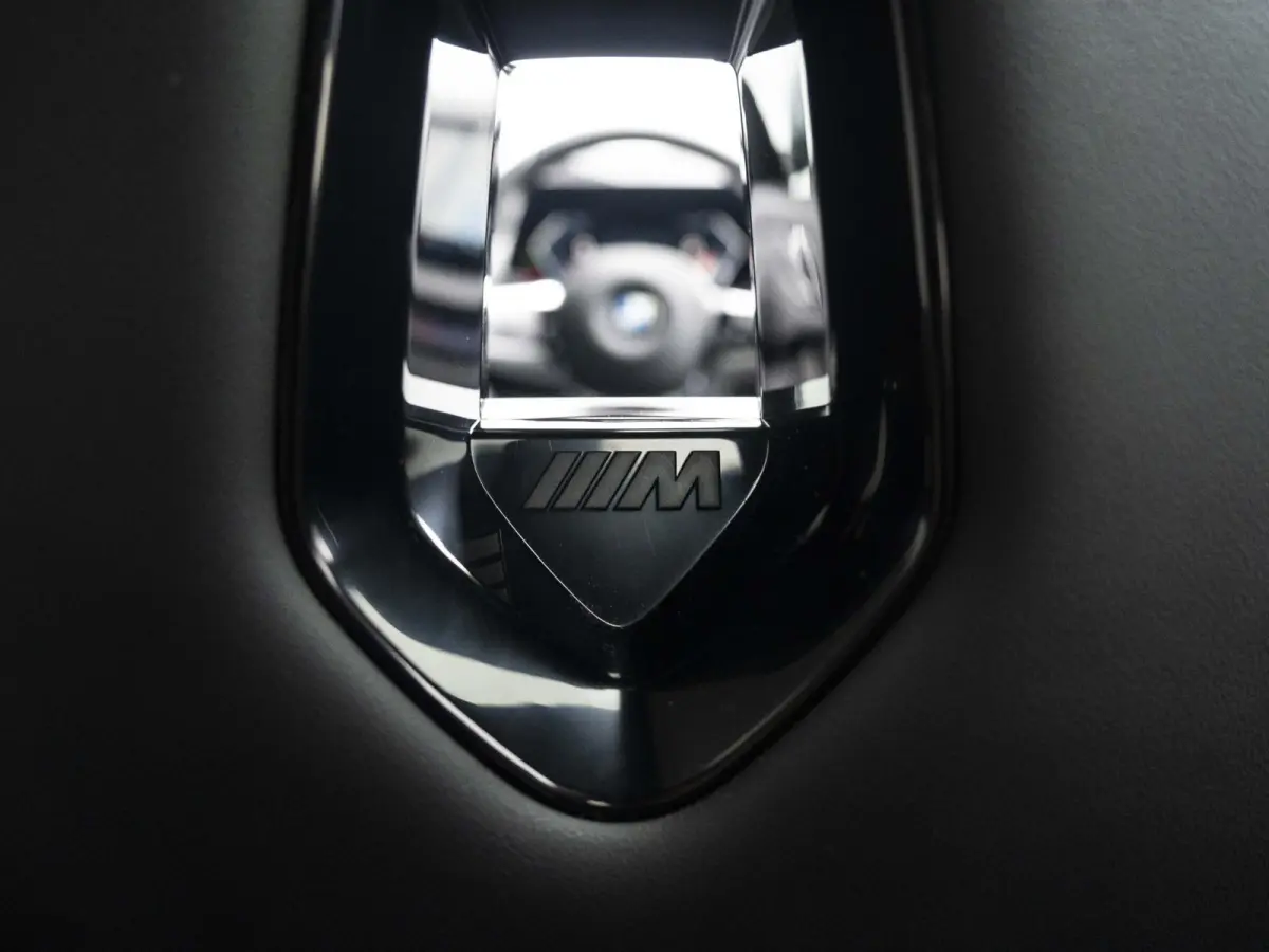 220 | M Sportpakket Pro | Comfort Access | Head Up Display | Harman Kardon | Driving Assistant Proffesional | Panoramadak | Stuurwielrand verwarmd | 19 inch