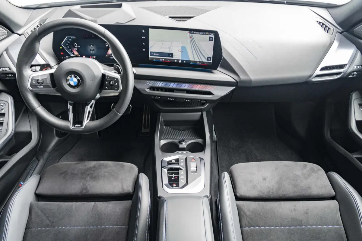 220 | M Sportpakket Pro | Comfort Access | Head Up Display | Harman Kardon | Driving Assistant Proffesional | Panoramadak | Stuurwielrand verwarmd | 19 inch
