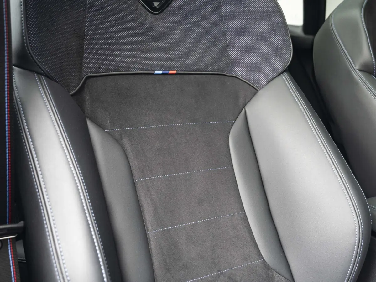 220 | M Sportpakket Pro | Comfort Access | Head Up Display | Harman Kardon | Driving Assistant Proffesional | Panoramadak | Stuurwielrand verwarmd | 19 inch