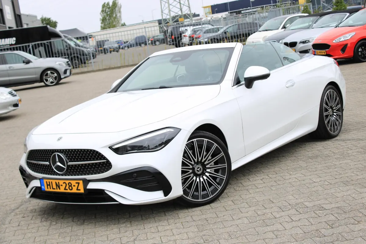 200 AMG Cabrio Burmester | Distronic | Memory | Airscarf | Carplay | Camera | Keyless | Opalietwit Metallic | Dealer Onderhouden