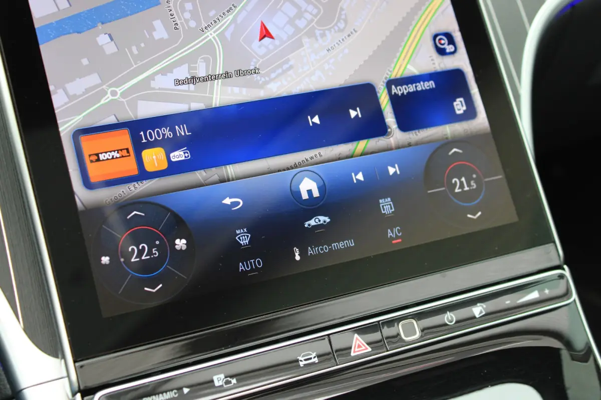 200 AMG Cabrio Burmester | Distronic | Memory | Airscarf | Carplay | Camera | Keyless | Opalietwit Metallic | Dealer Onderhouden