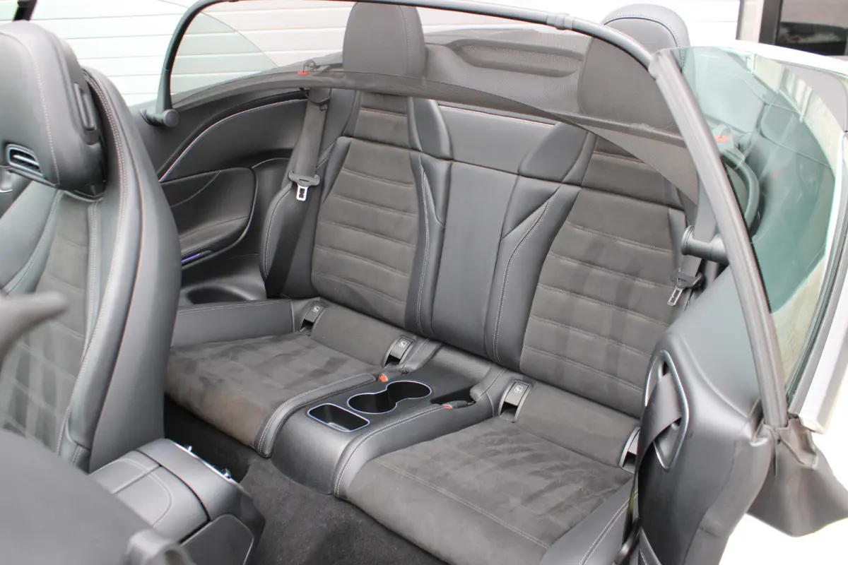 200 AMG Cabrio Burmester | Distronic | Memory | Airscarf | Carplay | Camera | Keyless | Opalietwit Metallic | Dealer Onderhouden