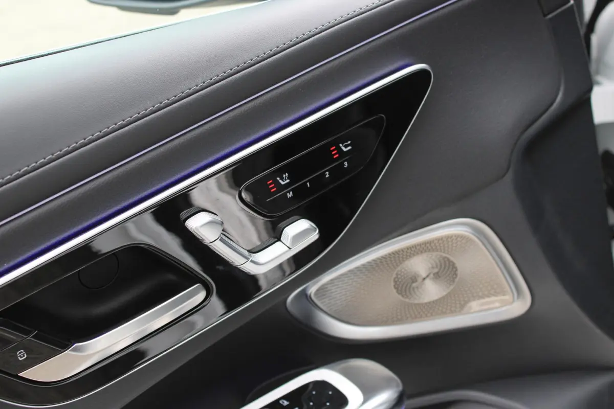 200 AMG Cabrio Burmester | Distronic | Memory | Airscarf | Carplay | Camera | Keyless | Opalietwit Metallic | Dealer Onderhouden
