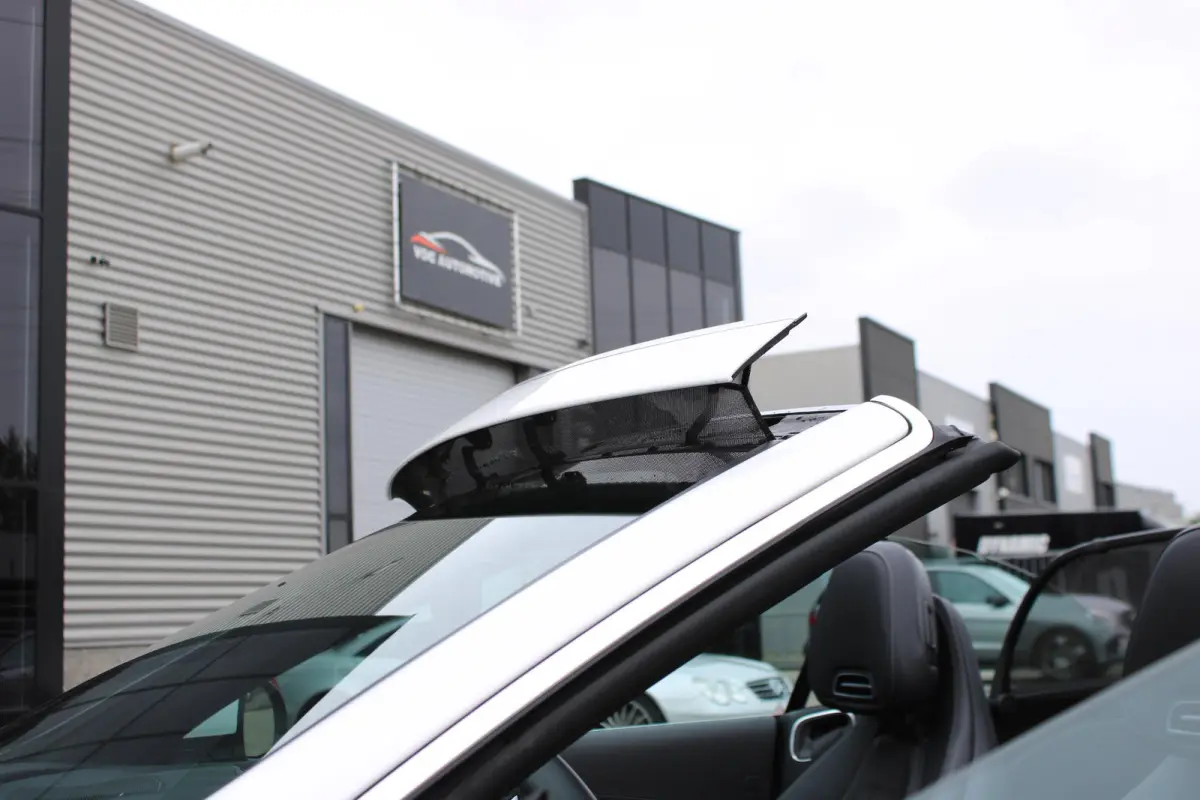 200 AMG Cabrio Burmester | Distronic | Memory | Airscarf | Carplay | Camera | Keyless | Opalietwit Metallic | Dealer Onderhouden