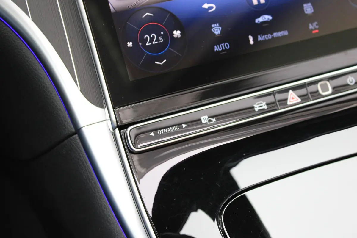 200 AMG Cabrio Burmester | Distronic | Memory | Airscarf | Carplay | Camera | Keyless | Opalietwit Metallic | Dealer Onderhouden