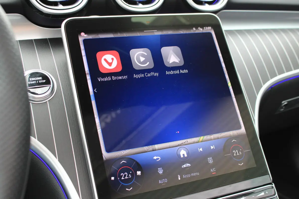 200 AMG Cabrio Burmester | Distronic | Memory | Airscarf | Carplay | Camera | Keyless | Opalietwit Metallic | Dealer Onderhouden