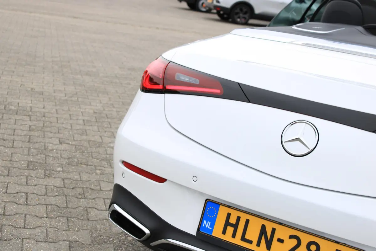 200 AMG Cabrio Burmester | Distronic | Memory | Airscarf | Carplay | Camera | Keyless | Opalietwit Metallic | Dealer Onderhouden