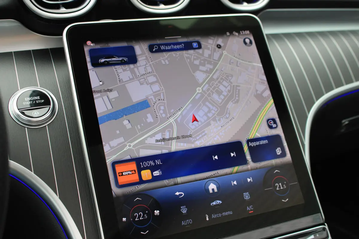 200 AMG Cabrio Burmester | Distronic | Memory | Airscarf | Carplay | Camera | Keyless | Opalietwit Metallic | Dealer Onderhouden