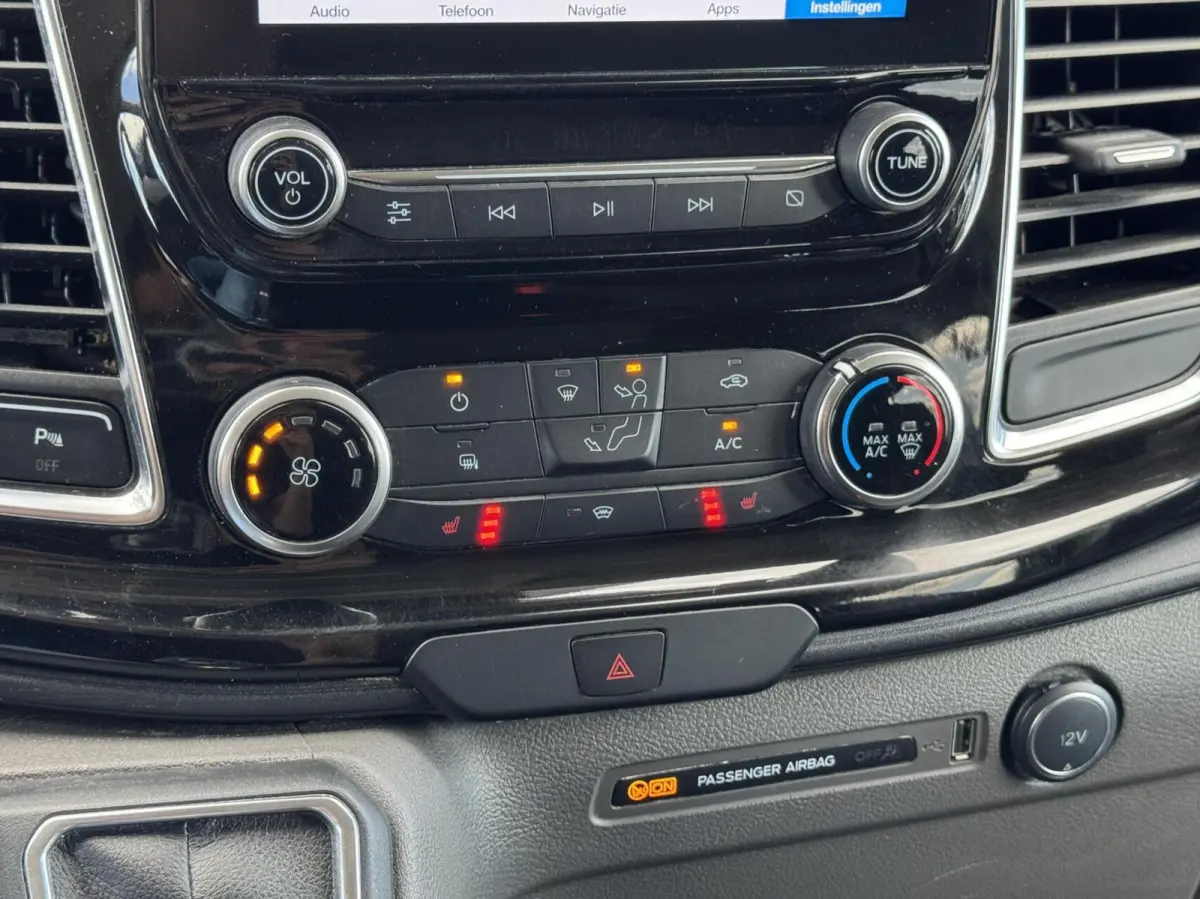 320 2.0 170pk Limited Dubbele Cabine Trekhaak/Camera/Carplay/Stoelverwarming/17"