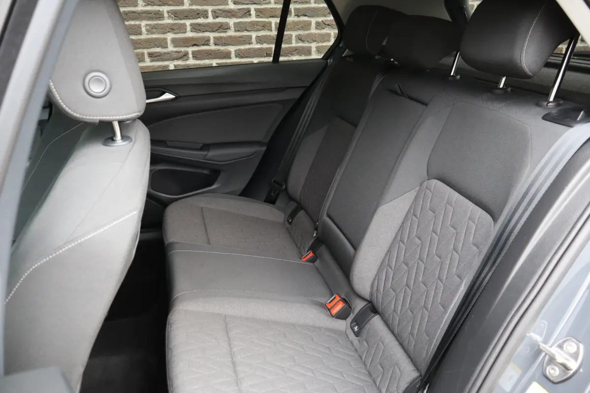 1.5 eHybrid 204pk Life Edition | SoH 100% | Zwenkbare Trekhaak | 18 inch LMV | Dodehoeksensoren |
