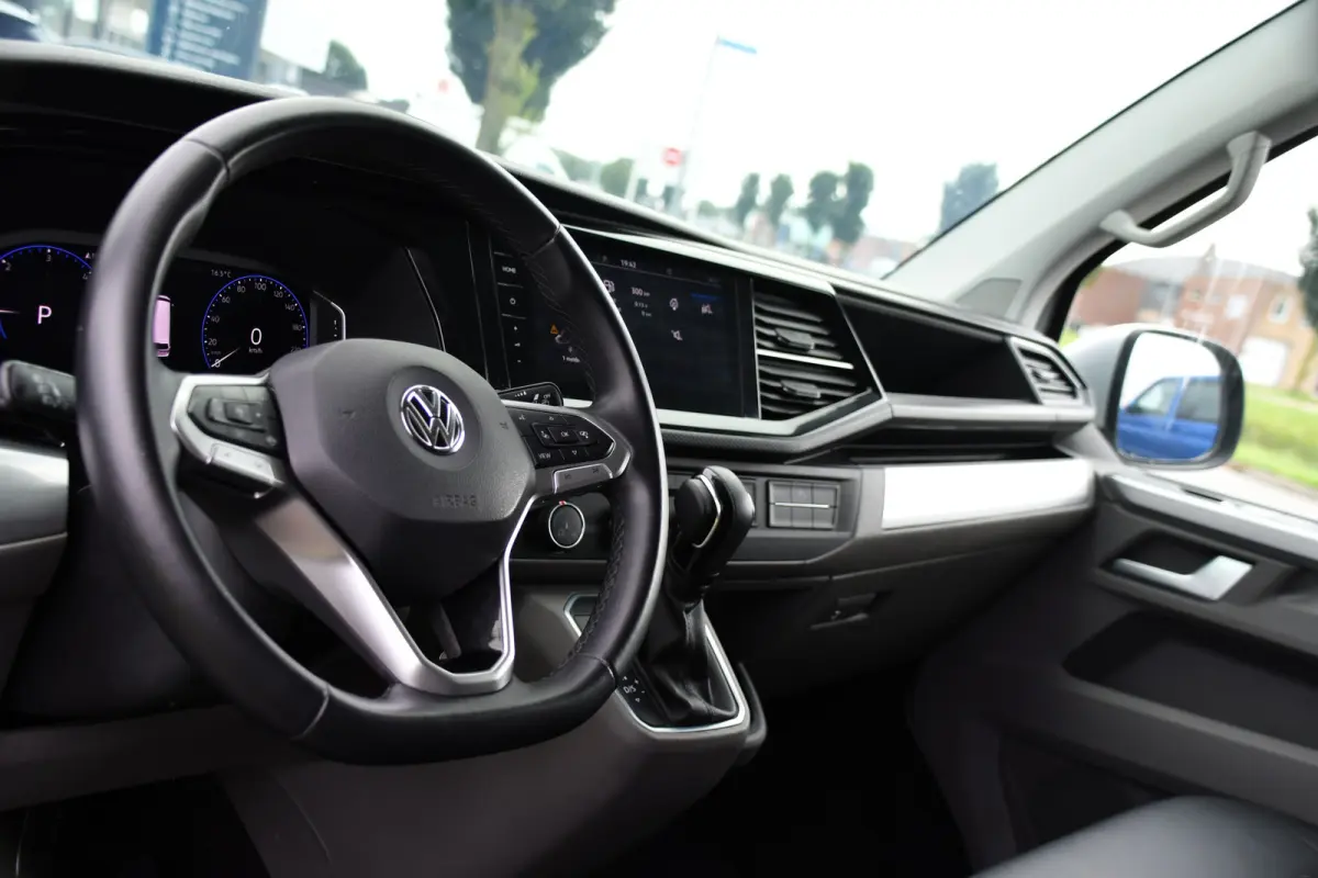 2.0 TDI L2H1 28 Bulli Virtual, Camera, Carplay, Adaptieve Cruise, Automaat, 150pk, Sensoren, Leder, Multimedia, Trekhaak, Uniek!