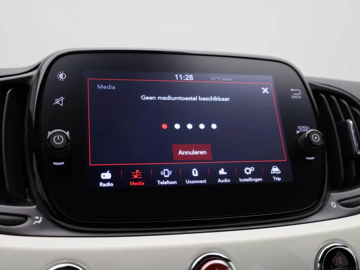 1.0 Hybrid Dolcevita | Cabrio | Parkeer sensoren | LMV | DAB | Bluetooth | Airco | Cruise control