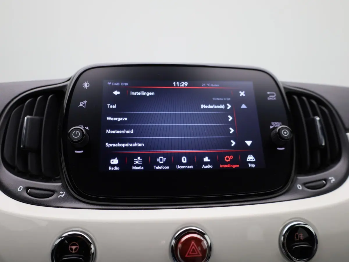 1.0 Hybrid Dolcevita | Cabrio | Parkeer sensoren | LMV | DAB | Bluetooth | Airco | Cruise control