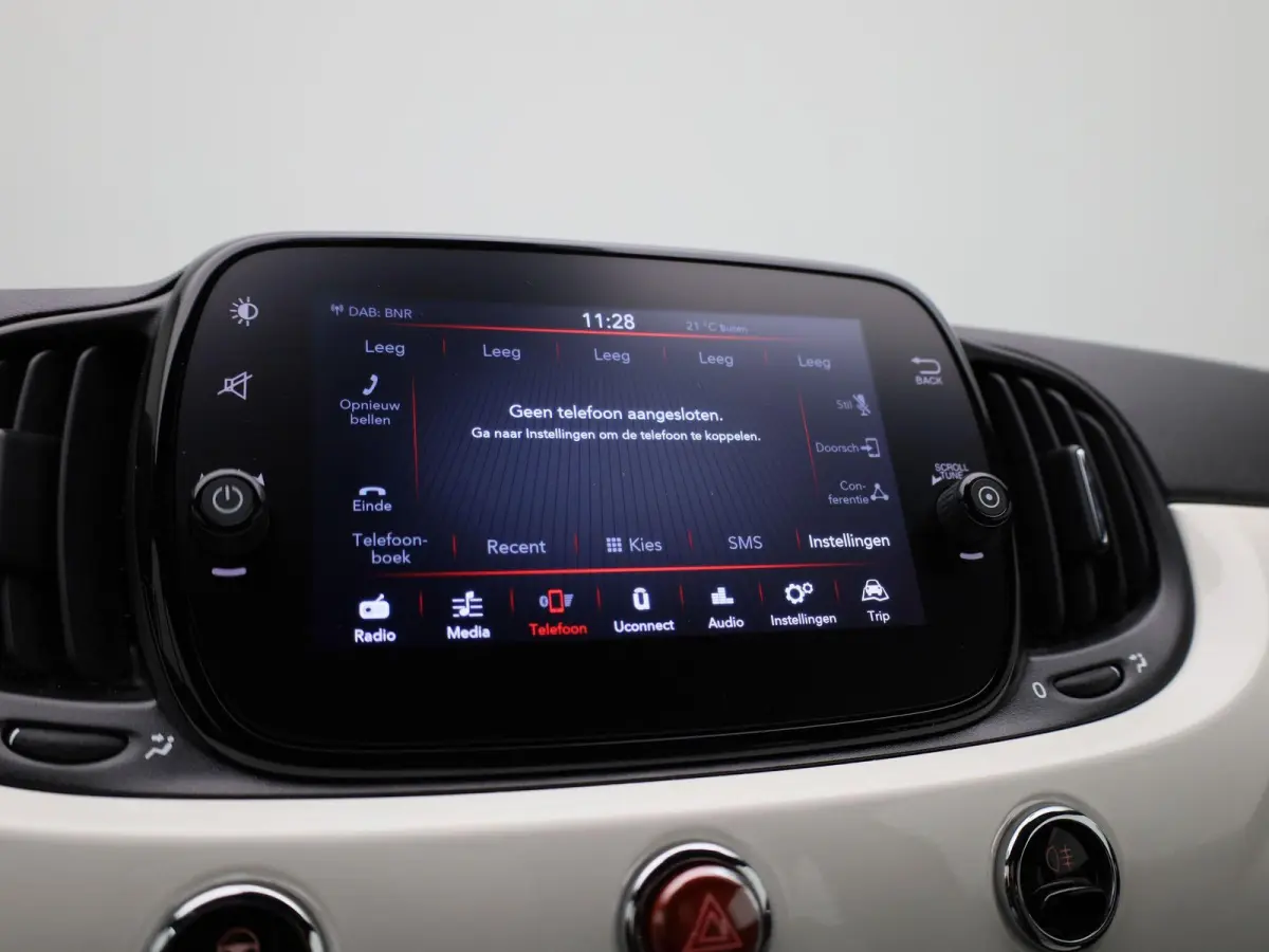 1.0 Hybrid Dolcevita | Cabrio | Parkeer sensoren | LMV | DAB | Bluetooth | Airco | Cruise control