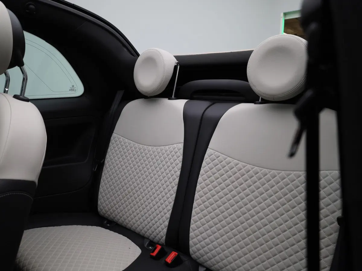 1.0 Hybrid Dolcevita | Cabrio | Parkeer sensoren | LMV | DAB | Bluetooth | Airco | Cruise control
