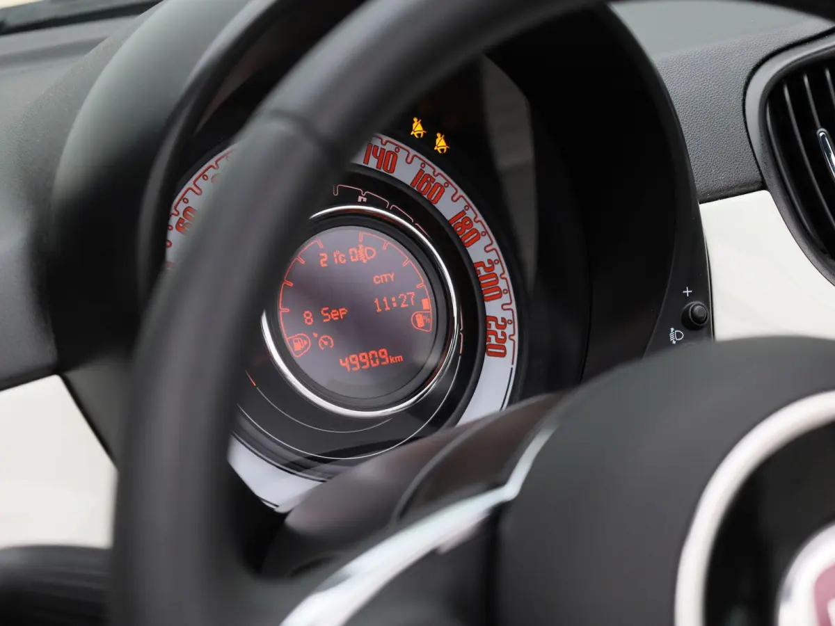 1.0 Hybrid Dolcevita | Cabrio | Parkeer sensoren | LMV | DAB | Bluetooth | Airco | Cruise control