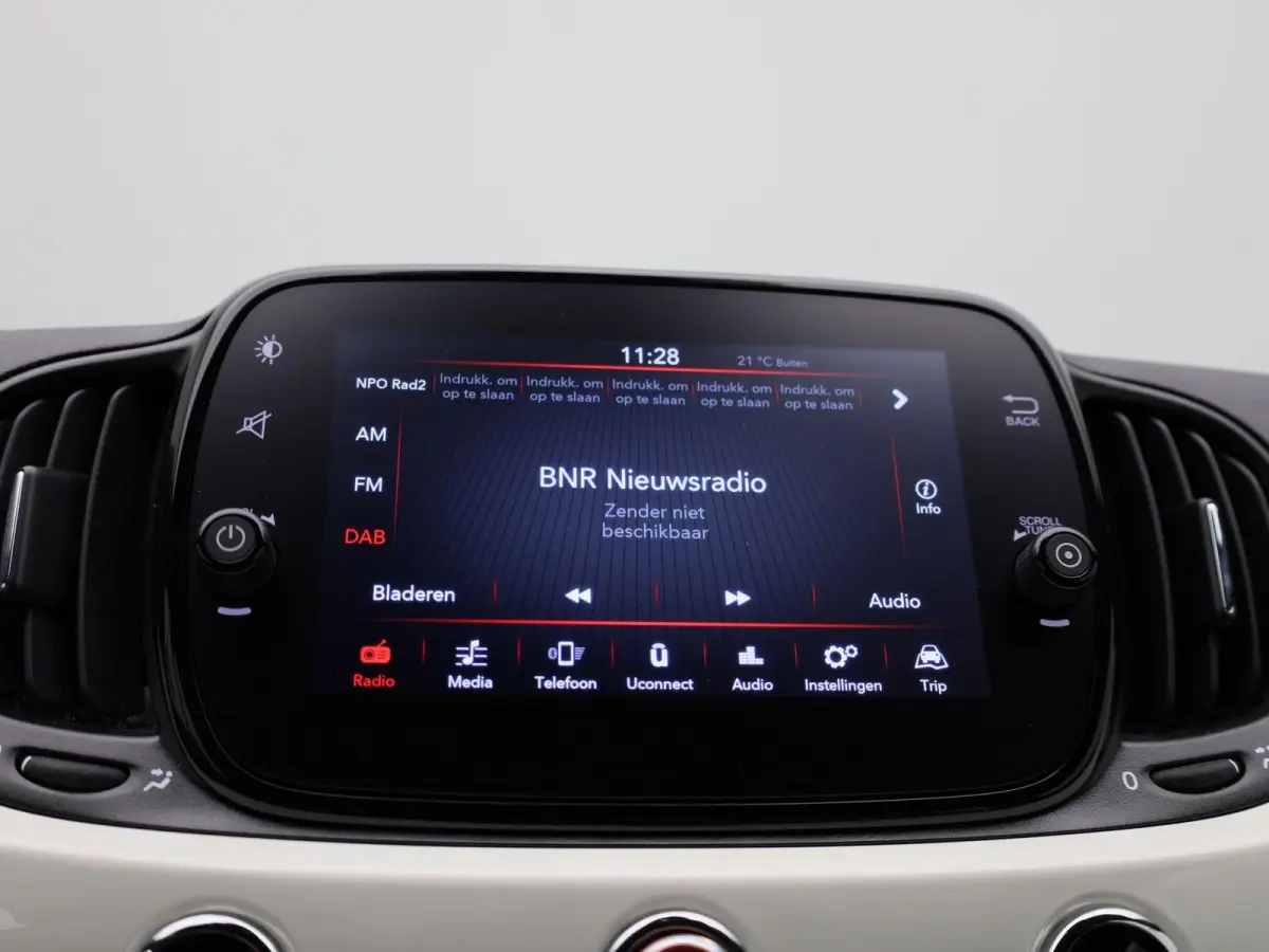 1.0 Hybrid Dolcevita | Cabrio | Parkeer sensoren | LMV | DAB | Bluetooth | Airco | Cruise control