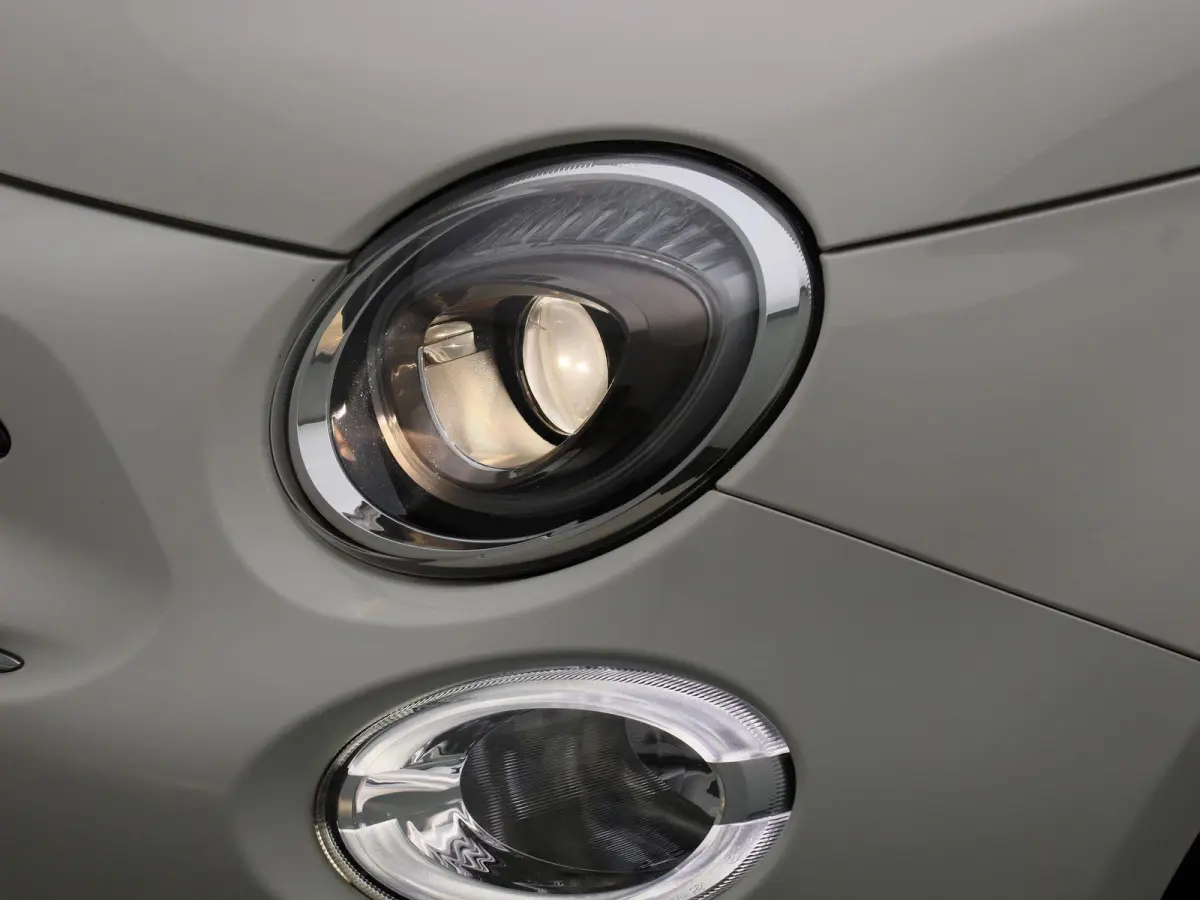 1.0 Hybrid Dolcevita | Cabrio | Parkeer sensoren | LMV | DAB | Bluetooth | Airco | Cruise control