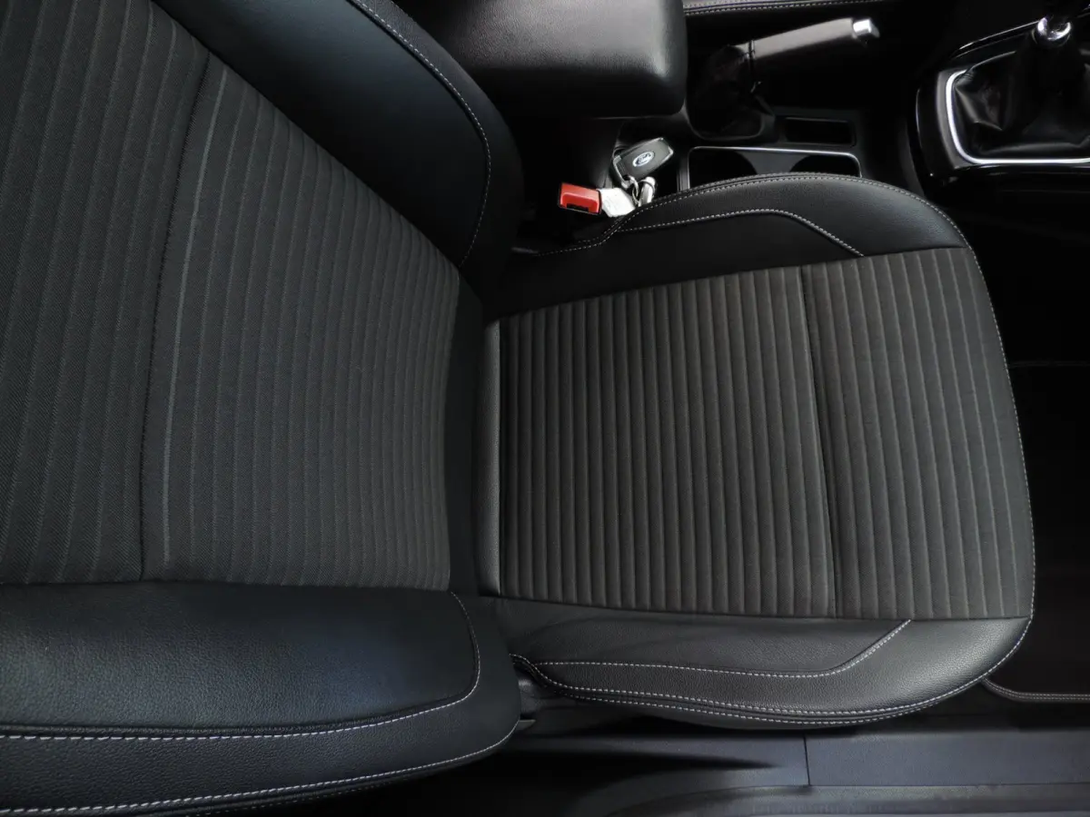 1.0-T 125PK Titanium 66.000km | Afn.th | Winterpack | Cruise | B&O | Dodehoek | CarPlay | Priv.glas | ECC | Halfleer
