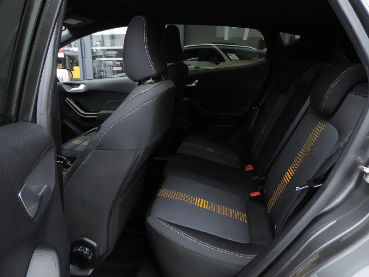 1.0-T Active | ECC | Winterpack | PDC | CarPlay | B&O | 17” Allseason | Priv.glas | Adapt.cruise | Navi | Bluetooth