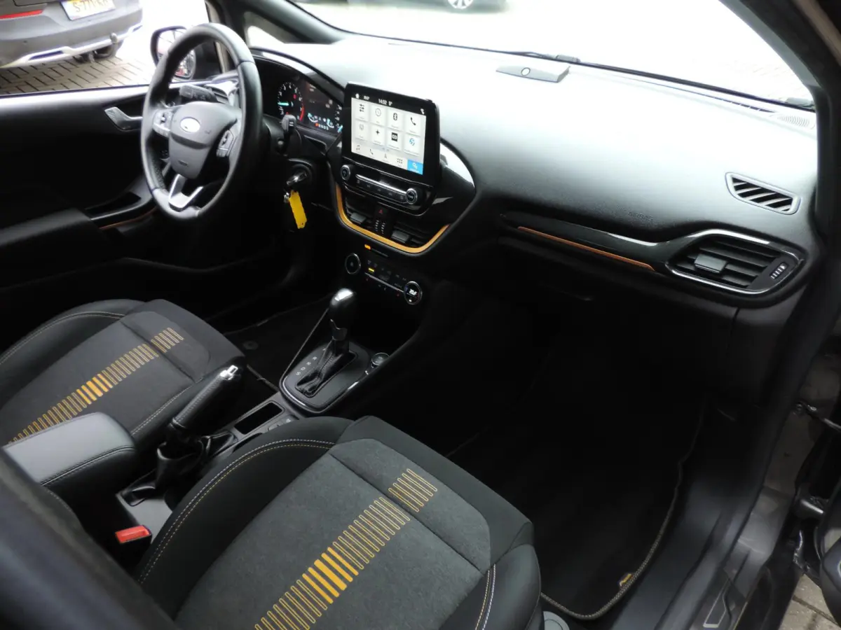 1.0-T Active | ECC | Winterpack | PDC | CarPlay | B&O | 17” Allseason | Priv.glas | Adapt.cruise | Navi | Bluetooth