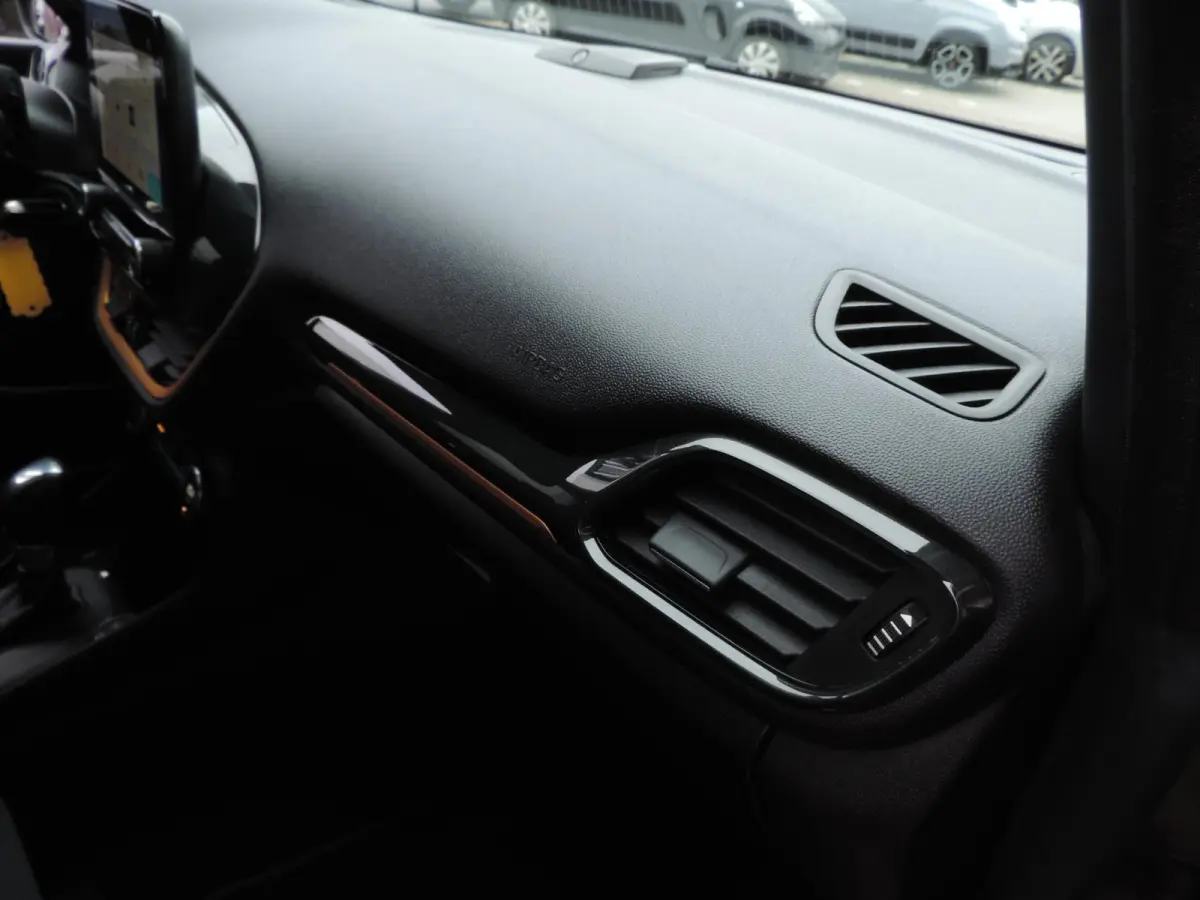 1.0-T Active | ECC | Winterpack | PDC | CarPlay | B&O | 17” Allseason | Priv.glas | Adapt.cruise | Navi | Bluetooth