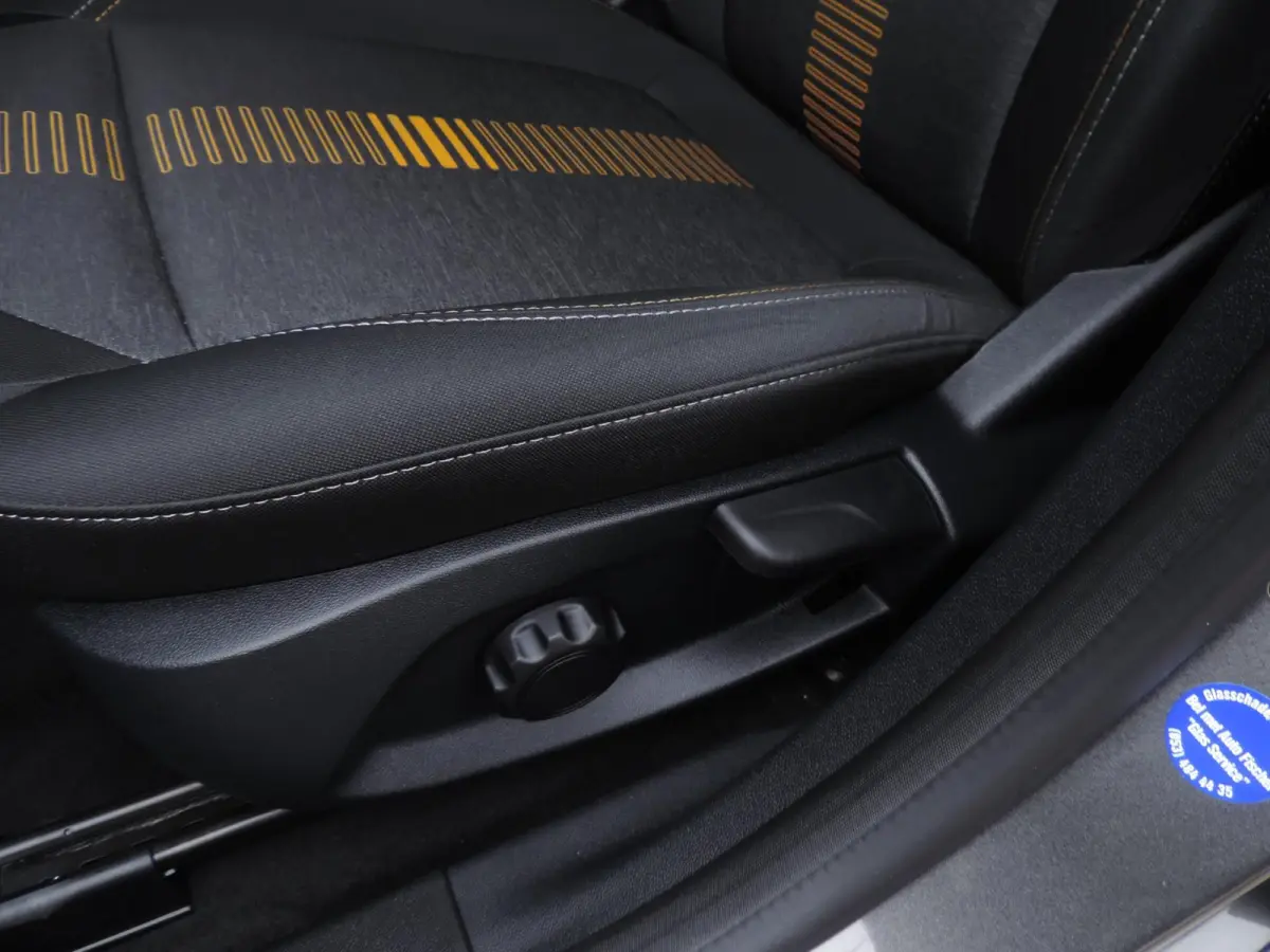 1.0-T Active | ECC | Winterpack | PDC | CarPlay | B&O | 17” Allseason | Priv.glas | Adapt.cruise | Navi | Bluetooth