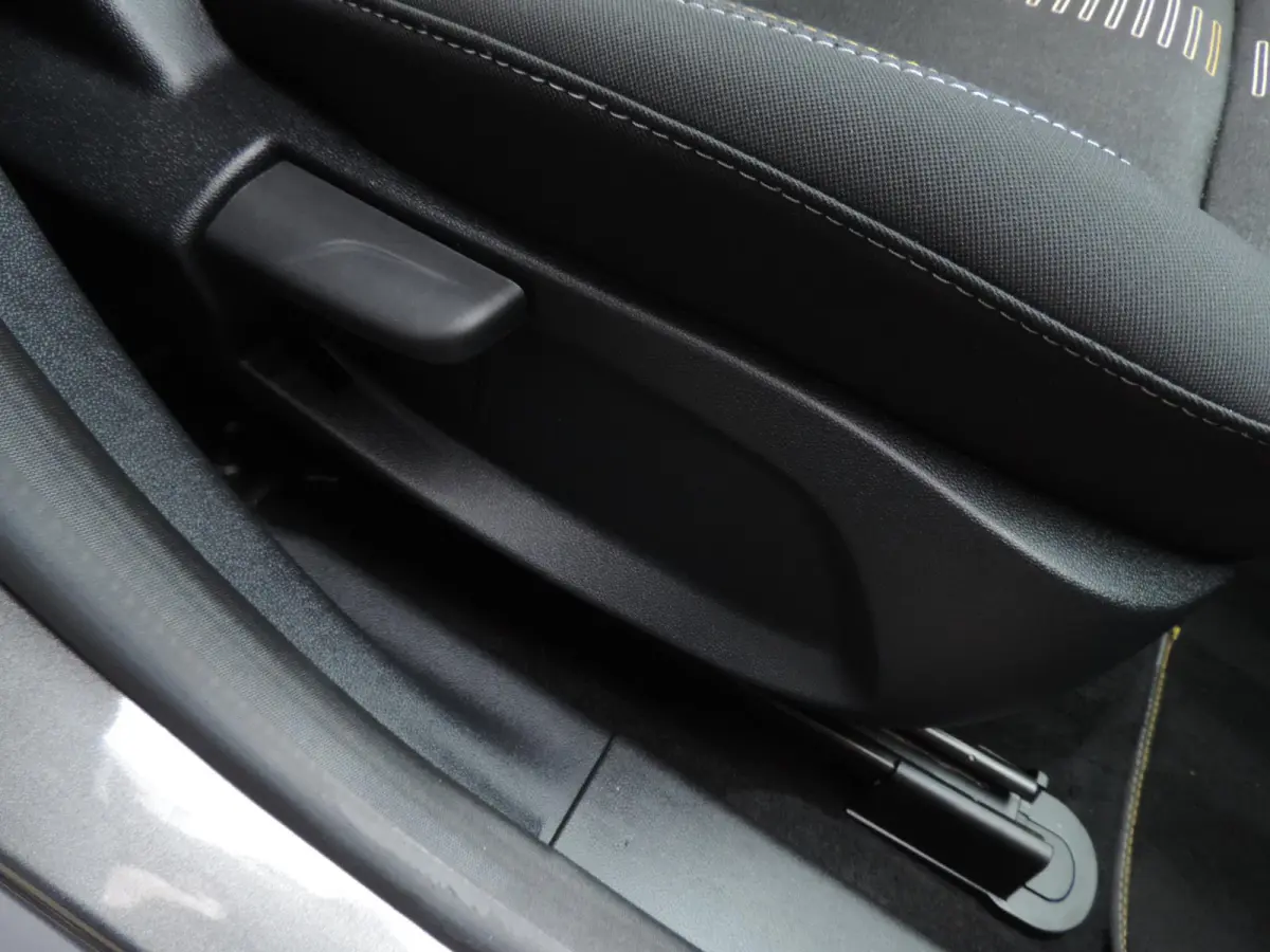 1.0-T Active | ECC | Winterpack | PDC | CarPlay | B&O | 17” Allseason | Priv.glas | Adapt.cruise | Navi | Bluetooth