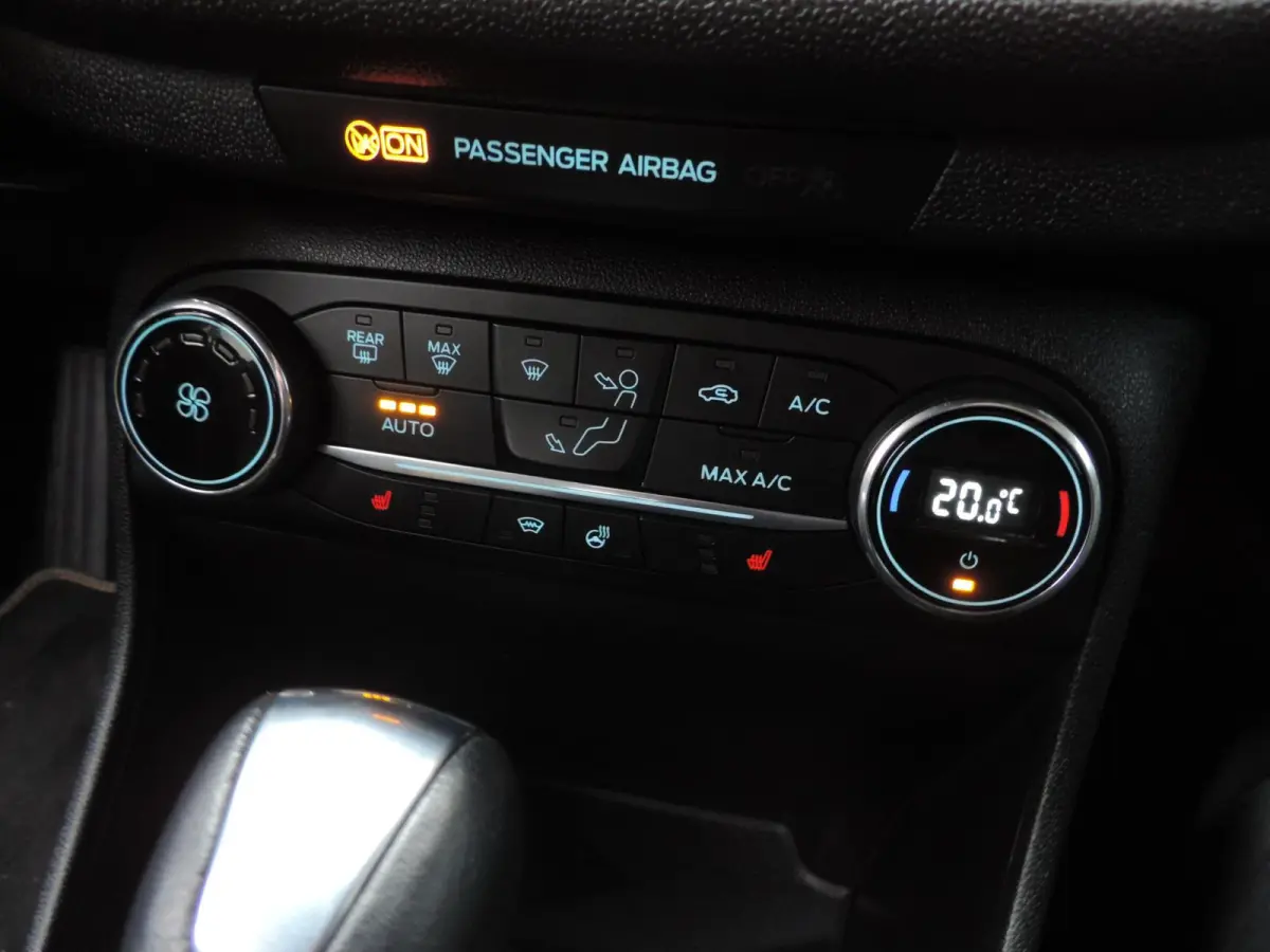 1.0-T Active | ECC | Winterpack | PDC | CarPlay | B&O | 17” Allseason | Priv.glas | Adapt.cruise | Navi | Bluetooth