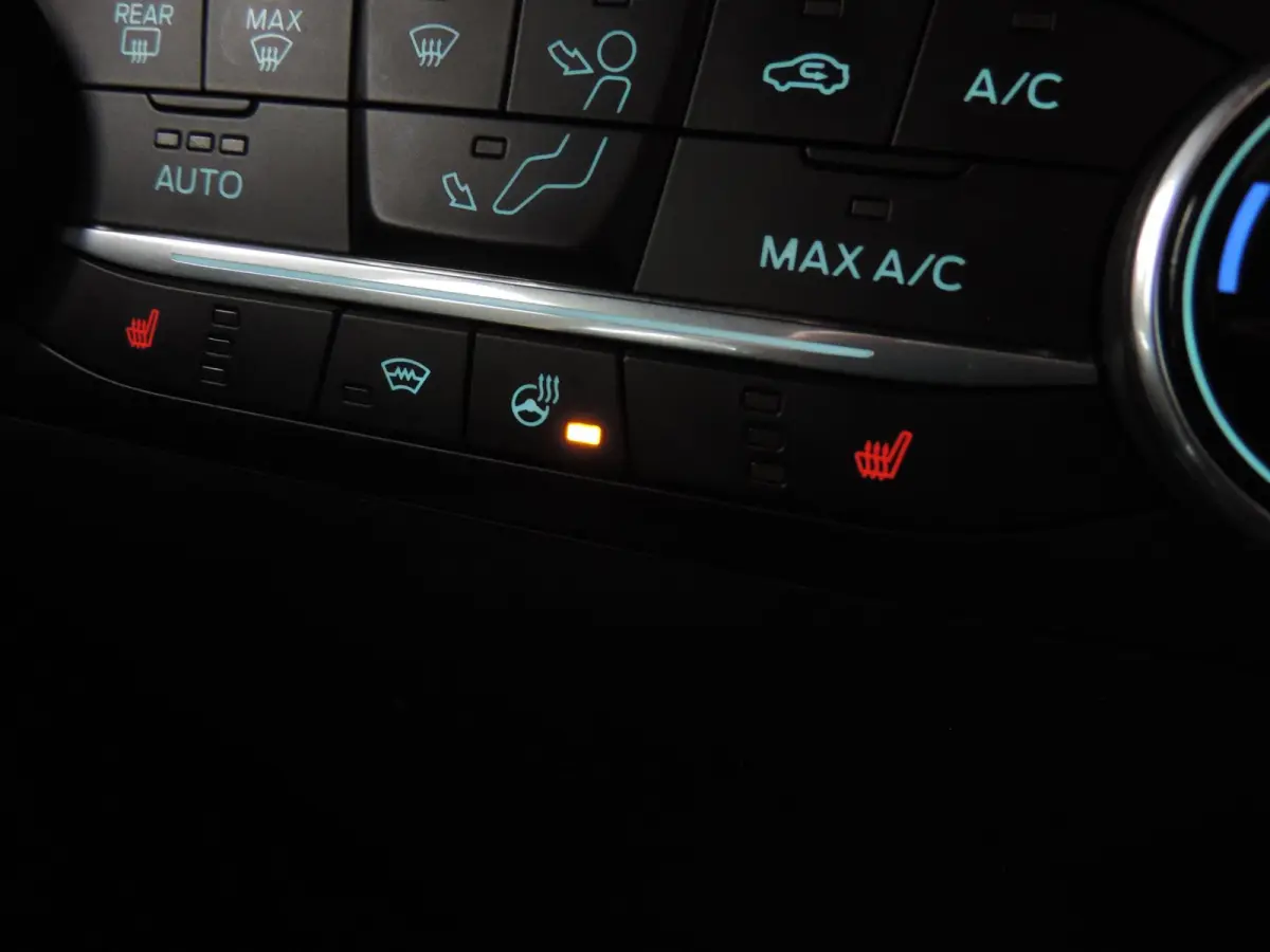 1.0-T Active | ECC | Winterpack | PDC | CarPlay | B&O | 17” Allseason | Priv.glas | Adapt.cruise | Navi | Bluetooth