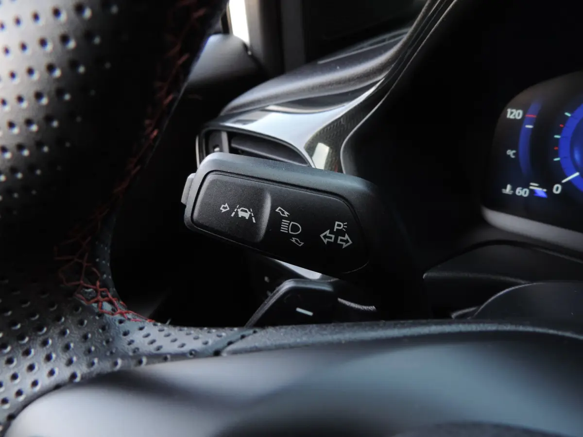 1.0-T 125PK ST-Line AUTOMAAT 31.000km | 1e Eig | Winterpack | Priv.gas | 17” | CarPlay | ECC | Camera | Bluetooth