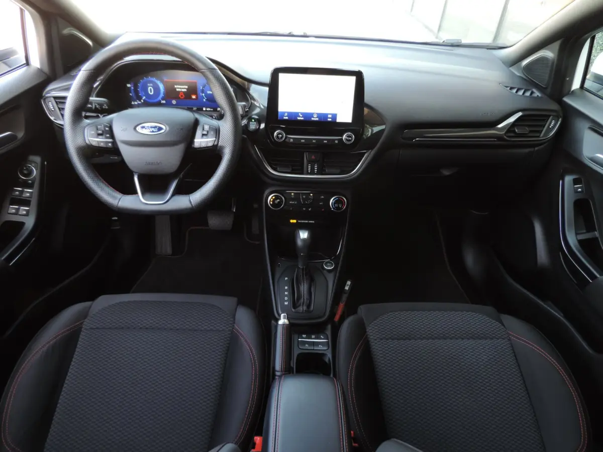 1.0-T 125PK ST-Line AUTOMAAT 31.000km | 1e Eig | Winterpack | Priv.gas | 17” | CarPlay | ECC | Camera | Bluetooth
