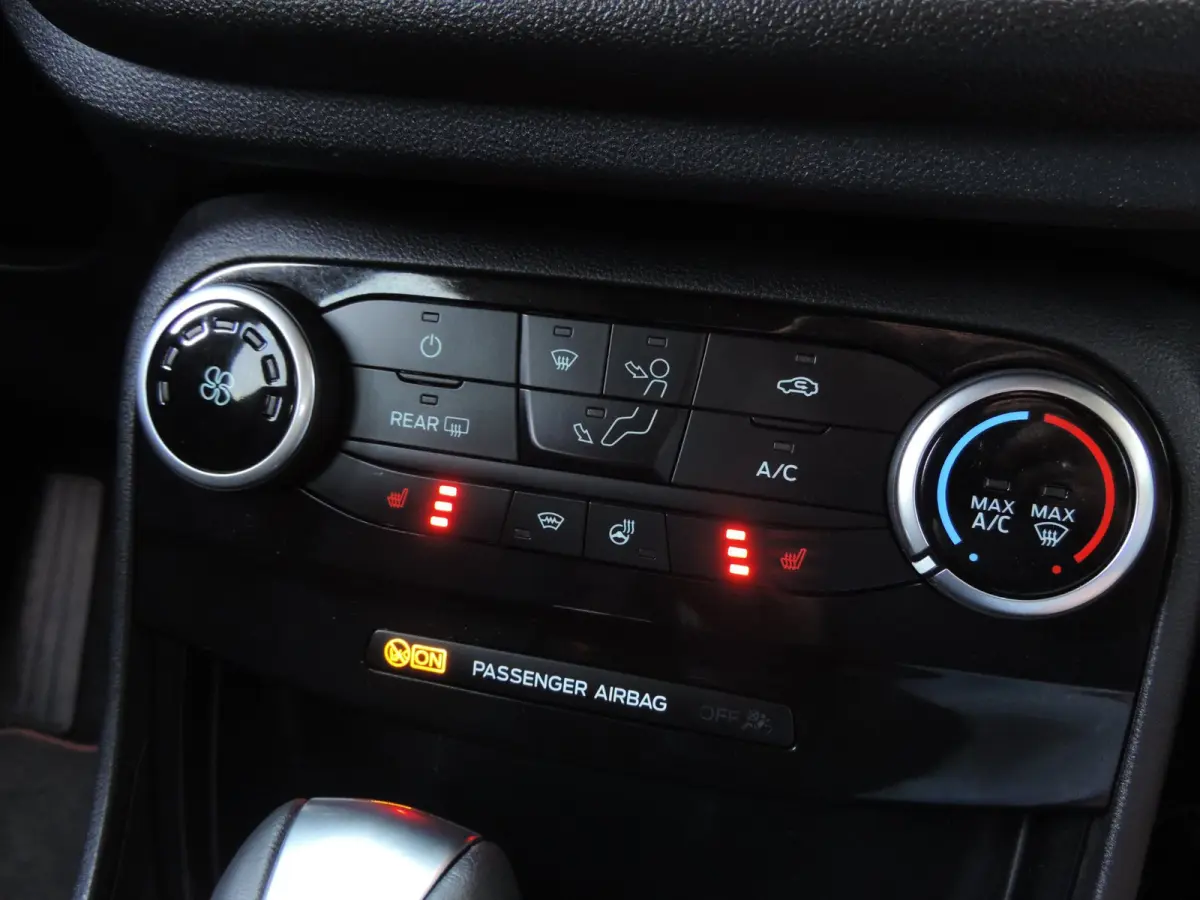 1.0-T 125PK ST-Line AUTOMAAT 31.000km | 1e Eig | Winterpack | Priv.gas | 17” | CarPlay | ECC | Camera | Bluetooth
