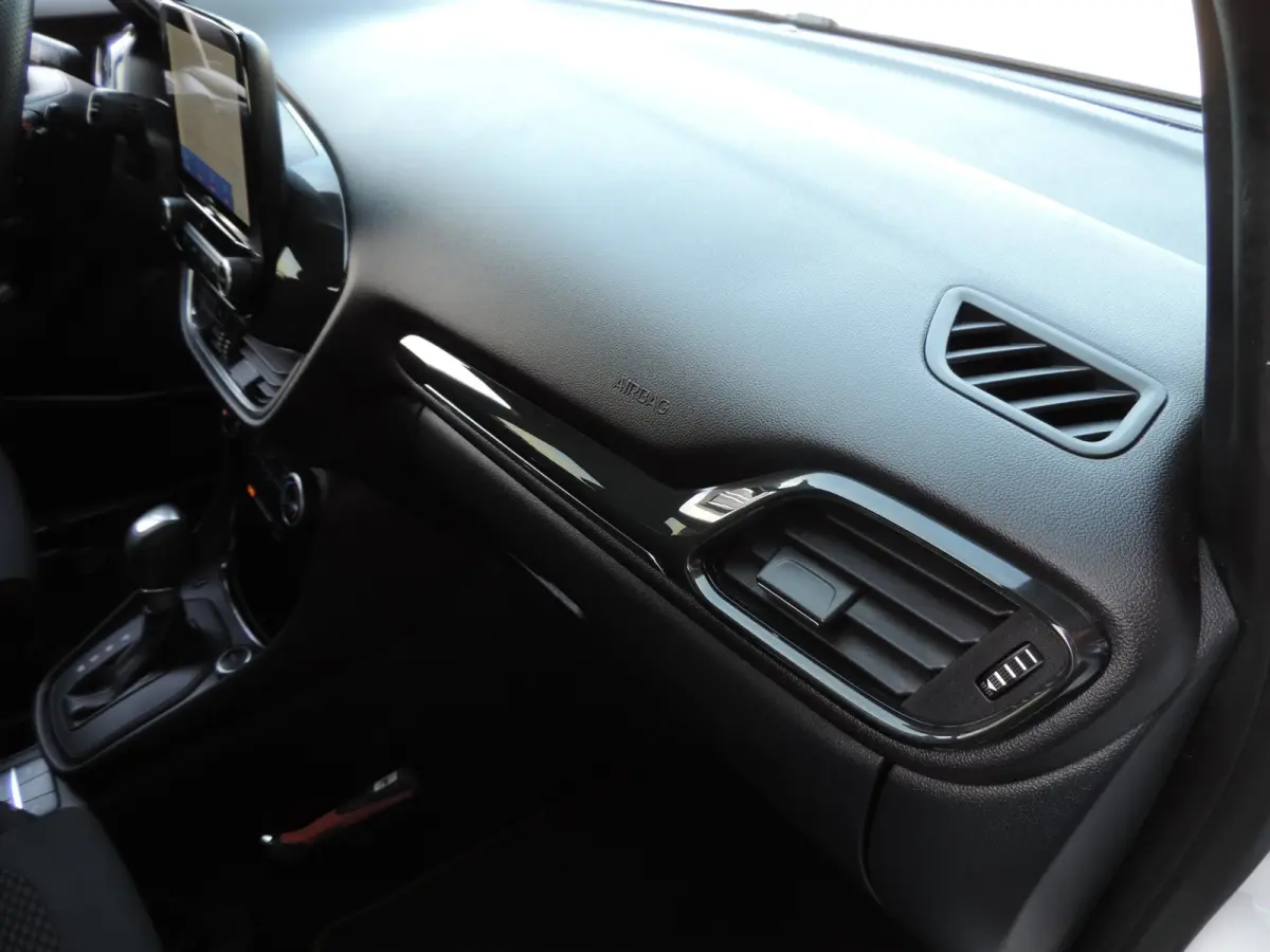 1.0-T 125PK ST-Line AUTOMAAT 31.000km | 1e Eig | Winterpack | Priv.gas | 17” | CarPlay | ECC | Camera | Bluetooth